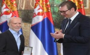 Foto: Instagram/Budućnost Srbije AV / Vučić odlikuje Đogu